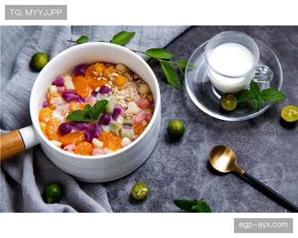 张博恒家的冰箱里塞满了蛋白粉，连饮料都得预约才能放进去